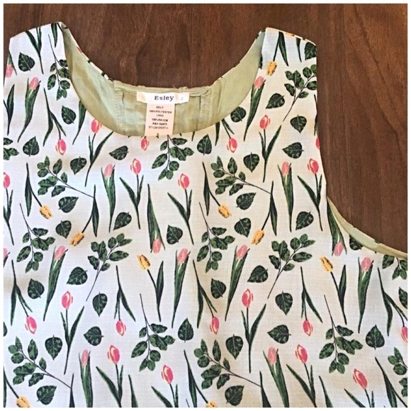 Esley Nordstrom Vintage Sage Floral Swing Top - Picture 6 of 7